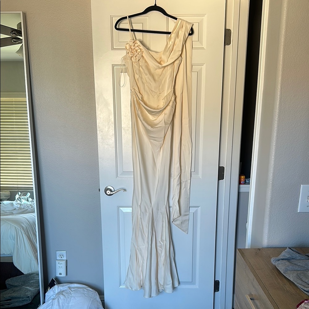 Bridal LEAU full length rosette dress